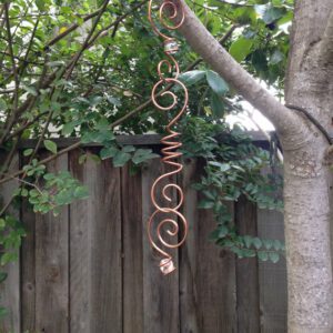 Indoor and outdoor decorative chain
